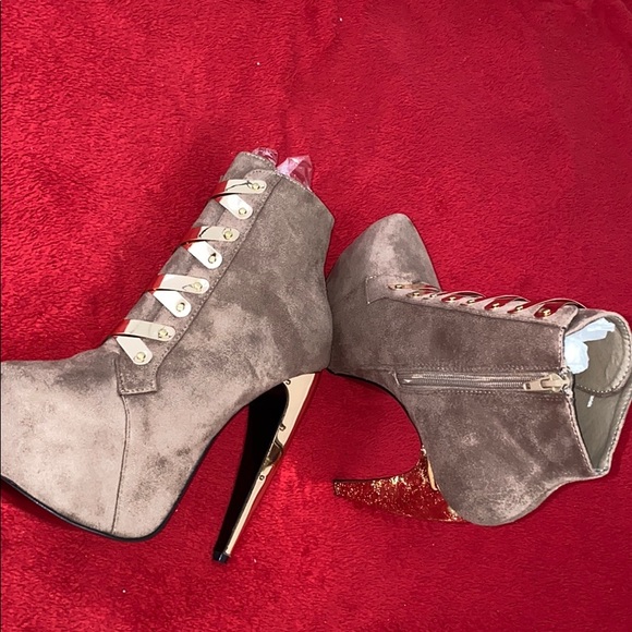 Surrender! - Picture 5 of 8